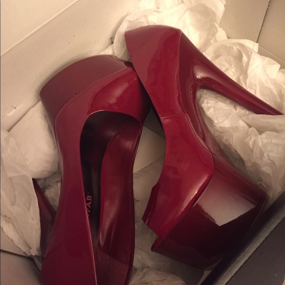High Heels 👠 - Picture 2 of 8